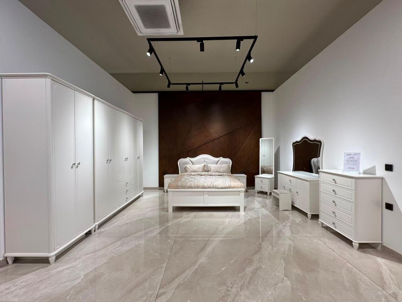 Sultan of Basra showroom